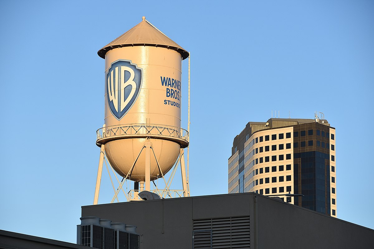 Warner_Bros._Studios_Water_Tower_2020.jpg