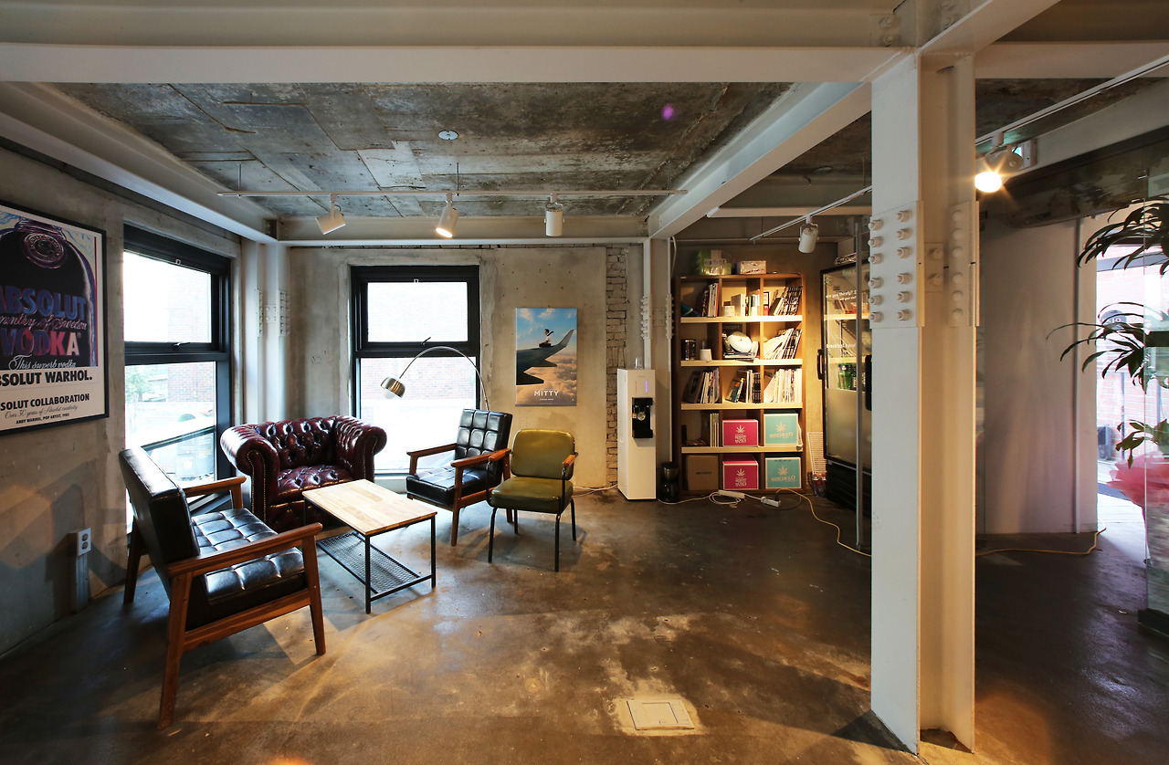 성수동코워킹스페이스_소호사무실_성수동대관_성수동인생공간_뚝섬_성수대관_서울숲 (14).jpg