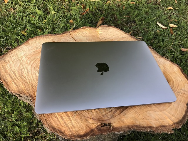 macbook-1907476_640.jpg