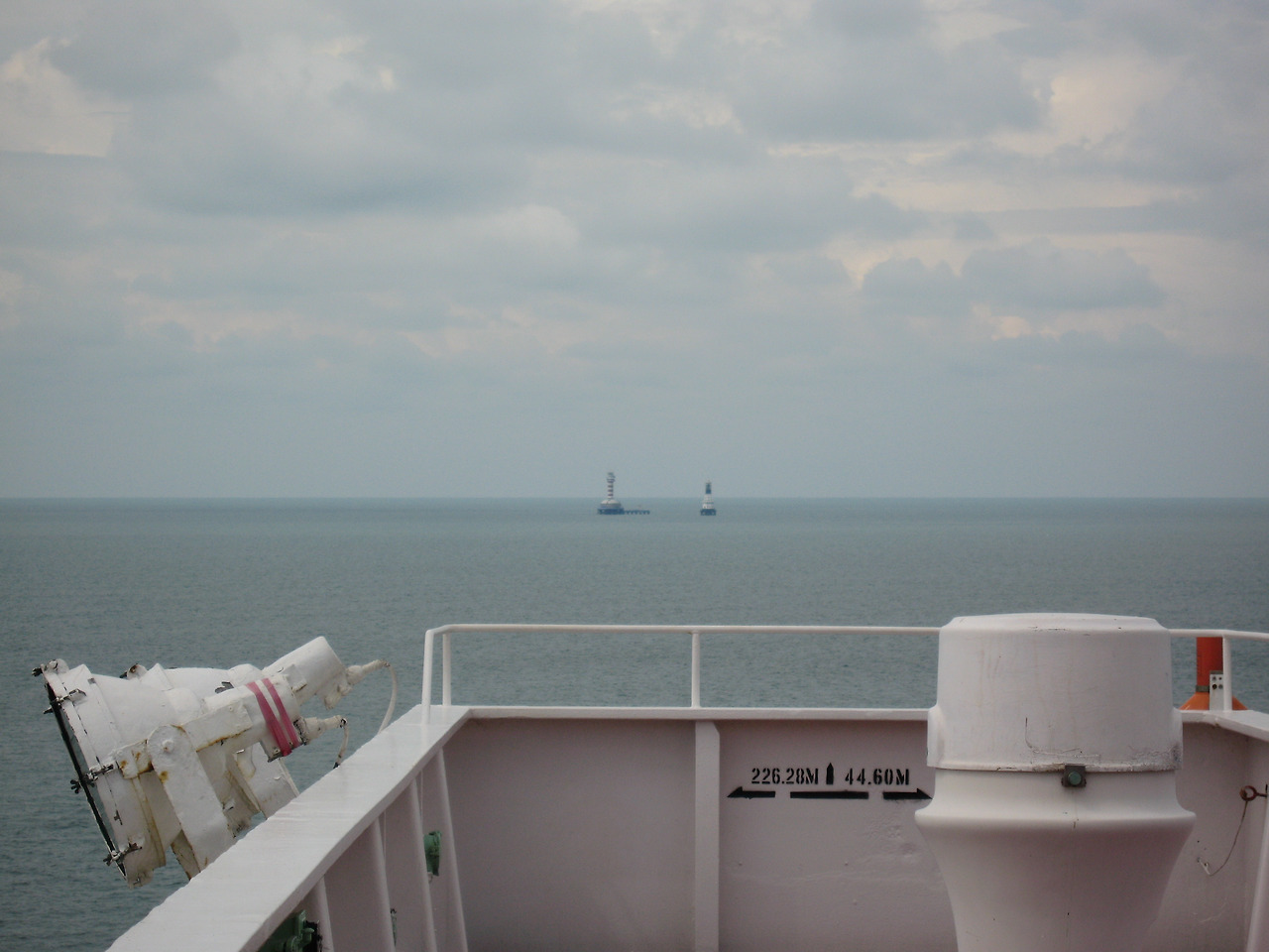 090411ONE FATHOM BANK 018.jpg