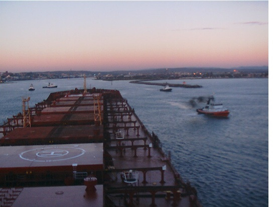 뉴캐슬항 입구.jpg