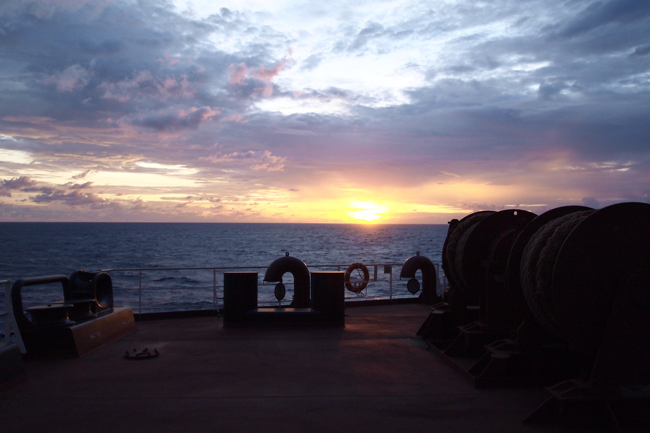 250410-항해중 여명 028.jpg