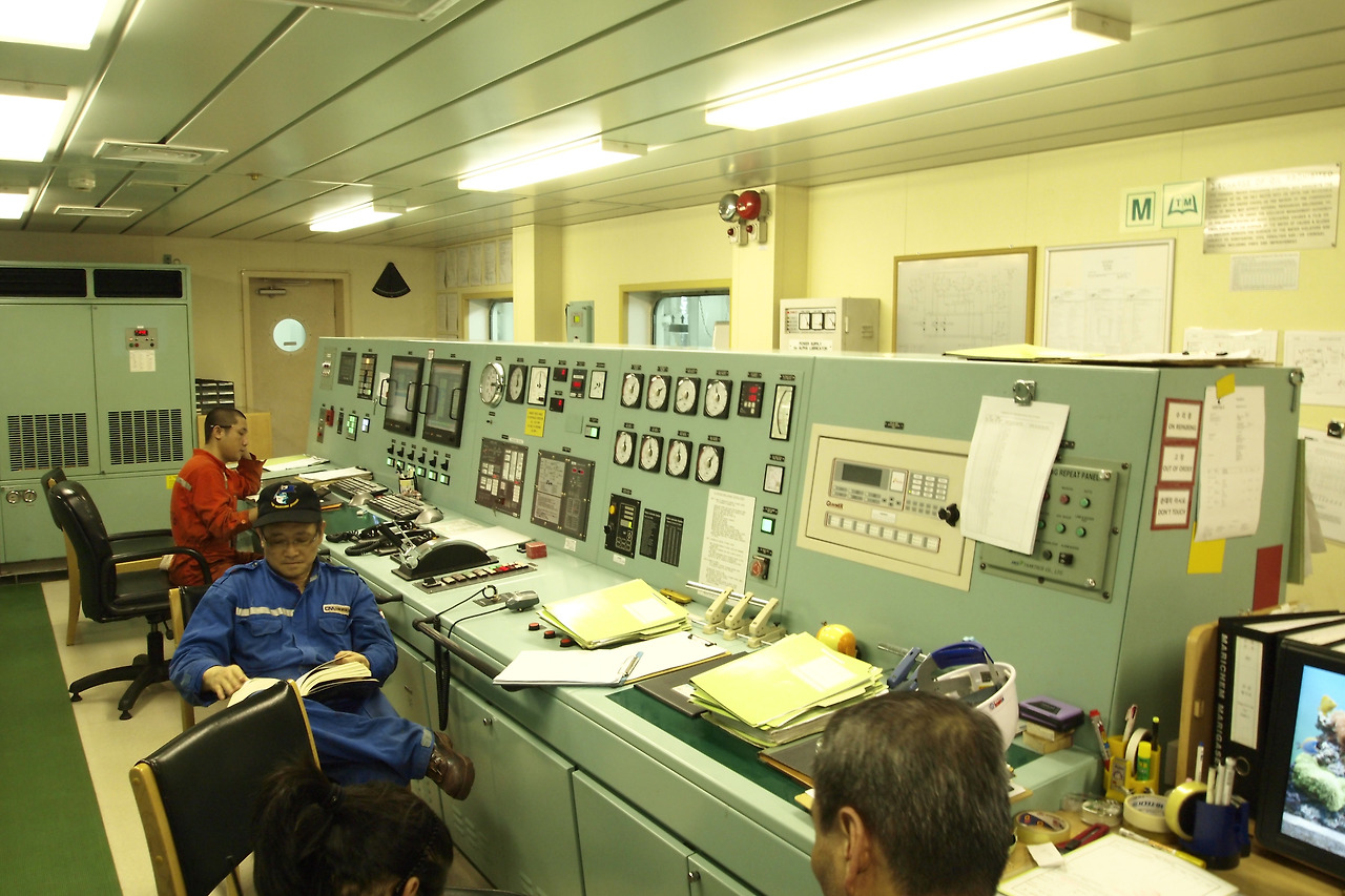 270410-포트헤드랜드 기관실 008.jpg