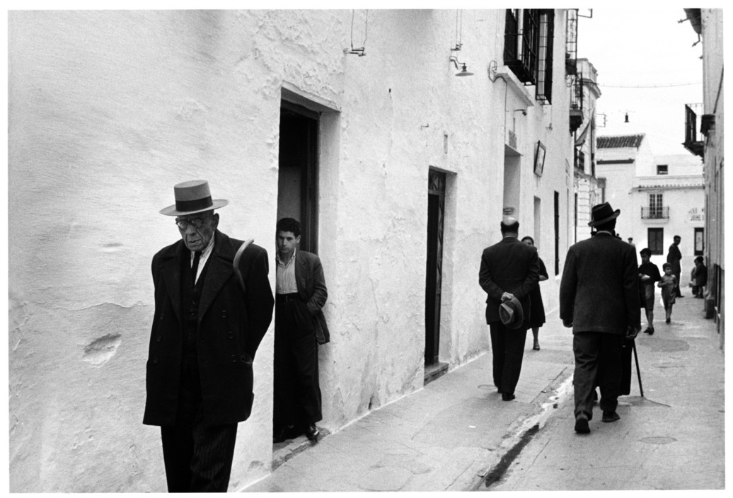 Jerez de la Frontera_Evening stroll_Inge Morath_1954.jpg
