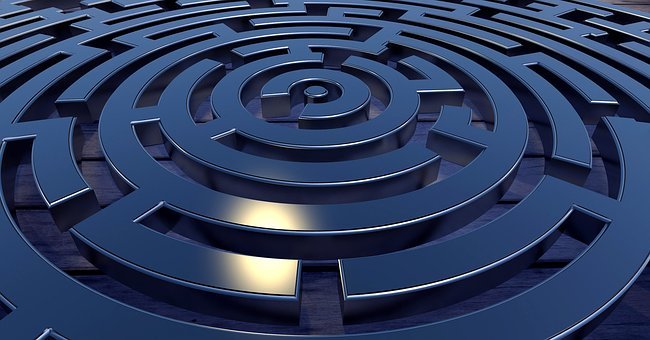 labyrinth-2037286__340.jpg