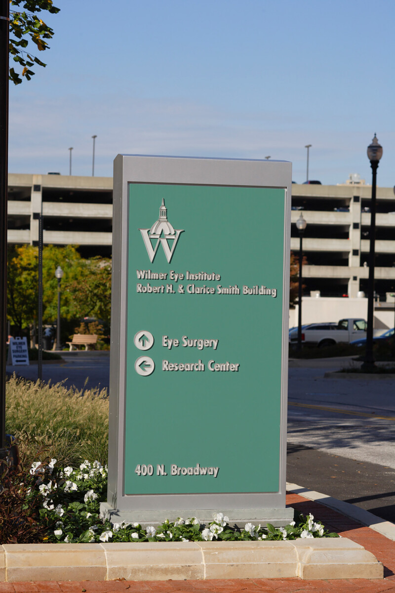 Johns-Hopkins-Wilmer-Exterior-Wayfinding-800x1200.jpg