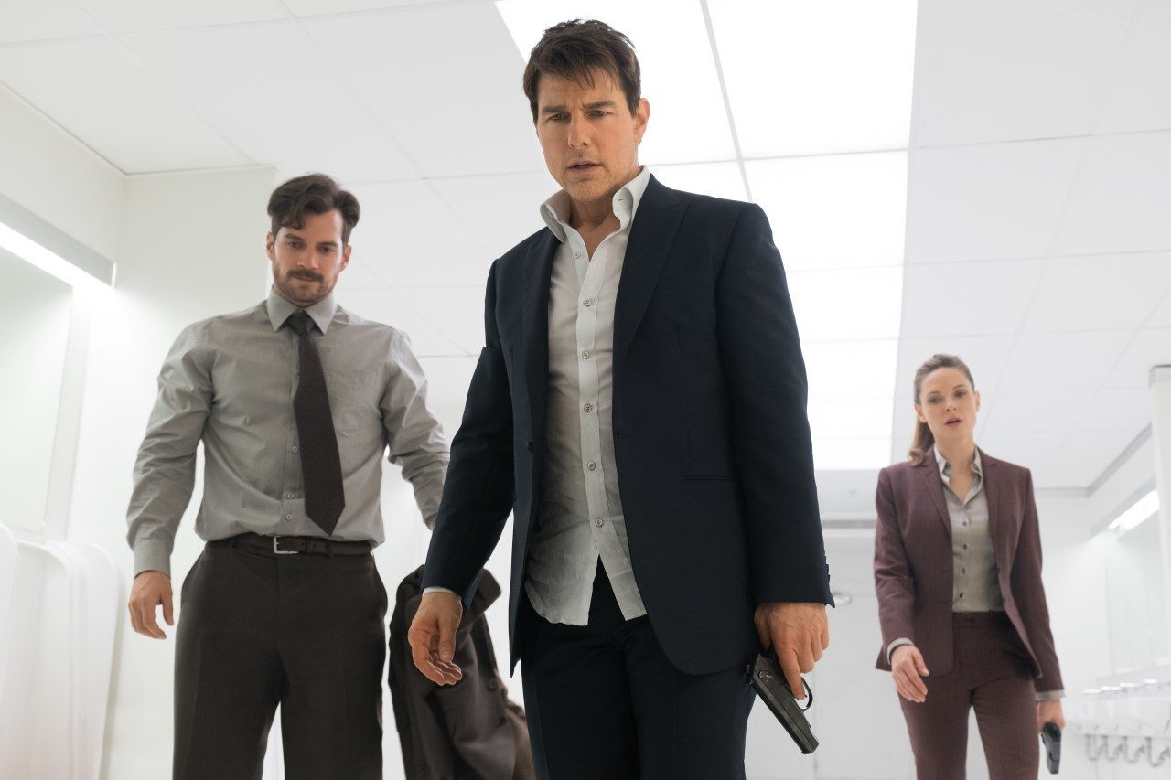 mission-impossible-fallout-bathroom_1532613716903.jpg