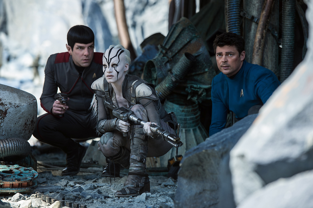 star-trek-beyond-zachary-quinto-karl-urban.jpg