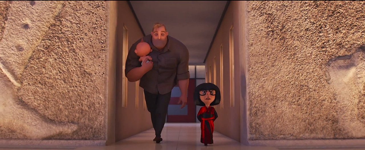 Incredibles_2_-_Bob_and_Edna.jpg