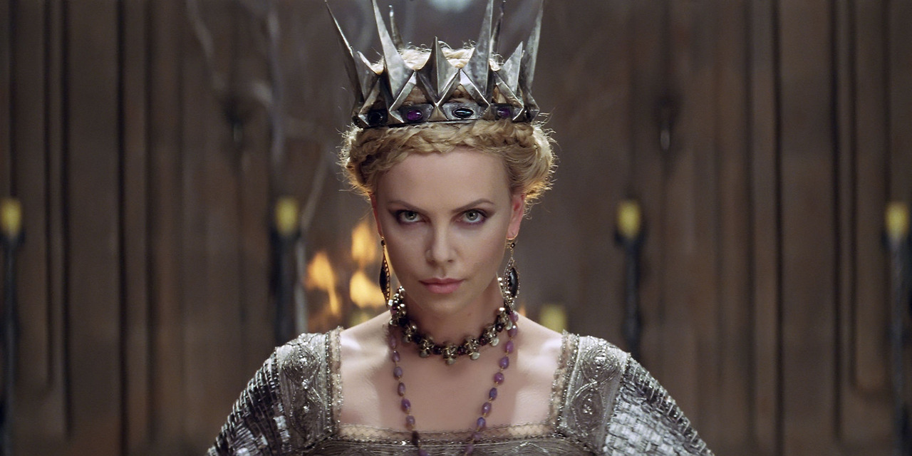The-Huntsman-Winters-War-Charlize-Theron-Ravenna.jpg
