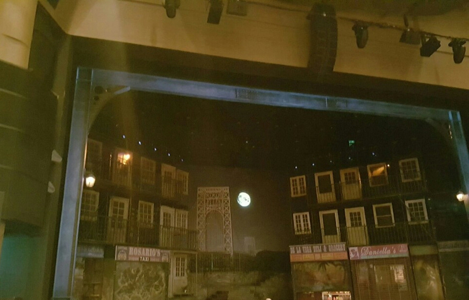 인더하이츠 무대.jpg