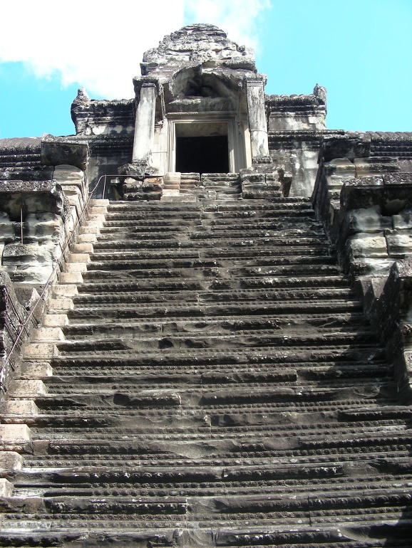9.앙코르와트_천상의계단.jpg