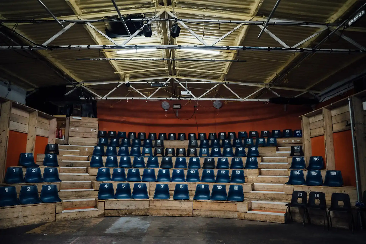 야드극장 내부.jpg