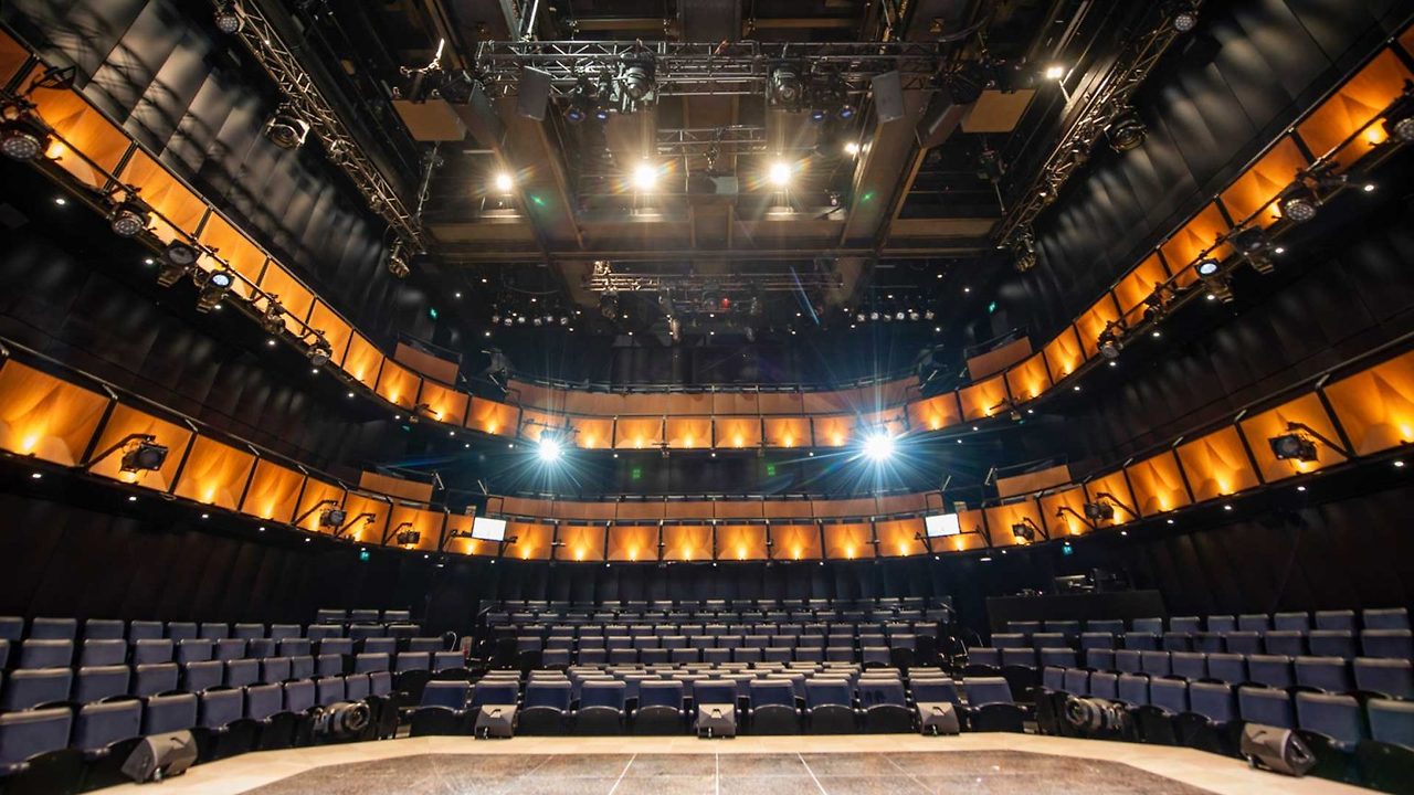 앳소호시어터 내부.jpg