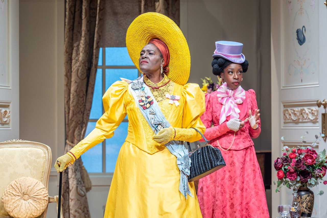 Sharon-D-Clarke-Lady-Bracknell-and-Ronke-Adekoluejo-Gwendolen-in-The-Importance-of-Being-Earnest-National-Theatre-c-Marc-Brenner.jpg