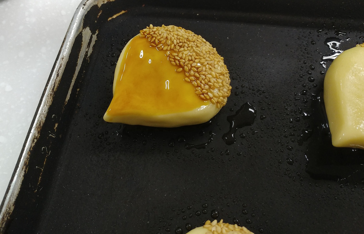 취미생활 홈베이킹 제과기능사실기 밤과자만들기 광택제바르기.jpg