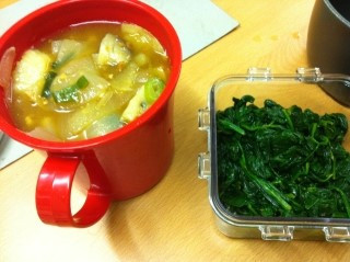 버섯 된장국과 시금치나물.jpg