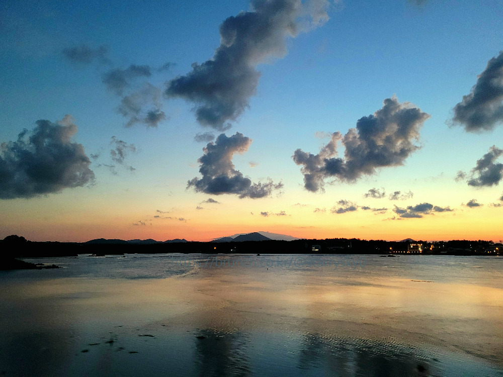 예전에 찍은 노을.jpg