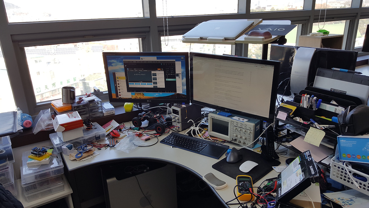 배로만쌤 사무실.jpg