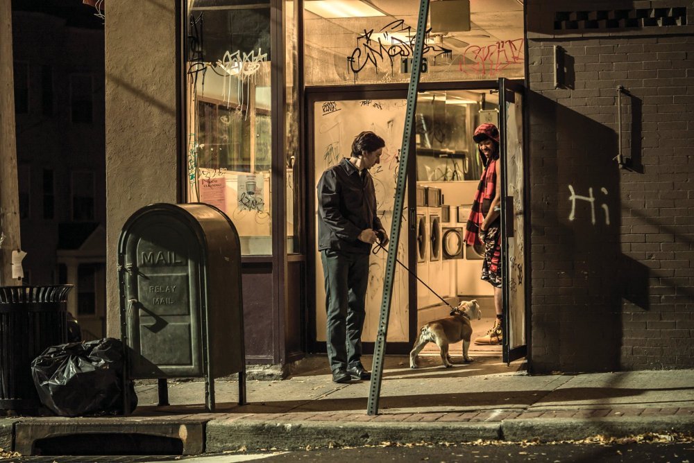 paterson-2016-007-adam-driver-and-marvin-with-method-man-in-doorway.jpg
