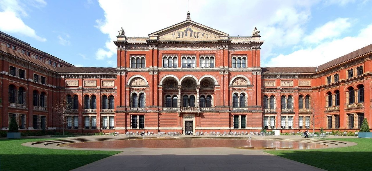 Victoria-and-Albert-museum-London.jpg