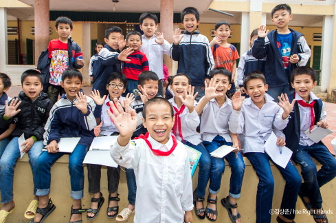 200km_아이들 인사.jpg