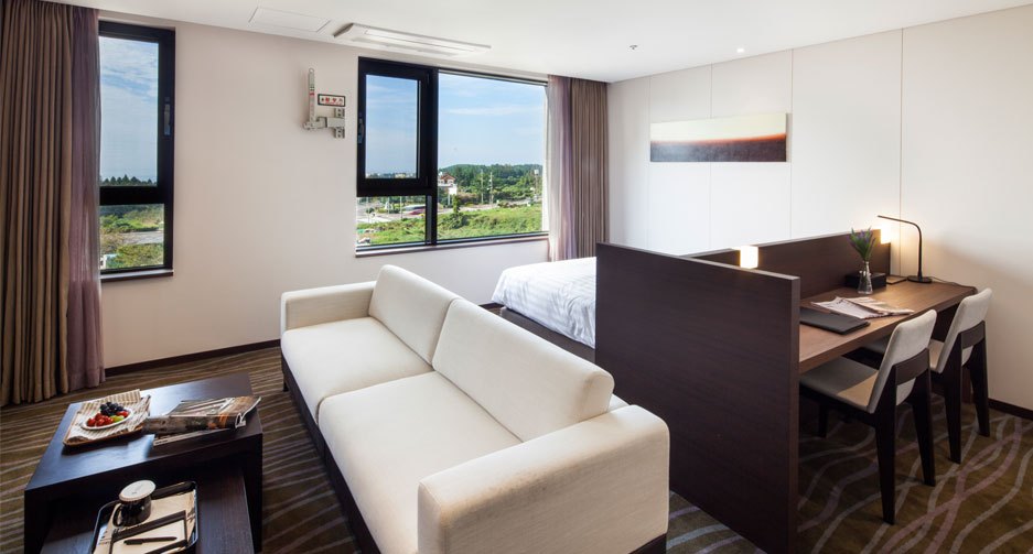 2. Jeju_Theborn Hotel_Junior Suites.jpg