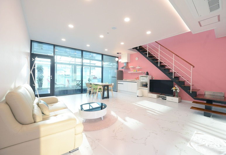 Korea_Paju_Paju Work Life Balance Pool Villa 2.jpg