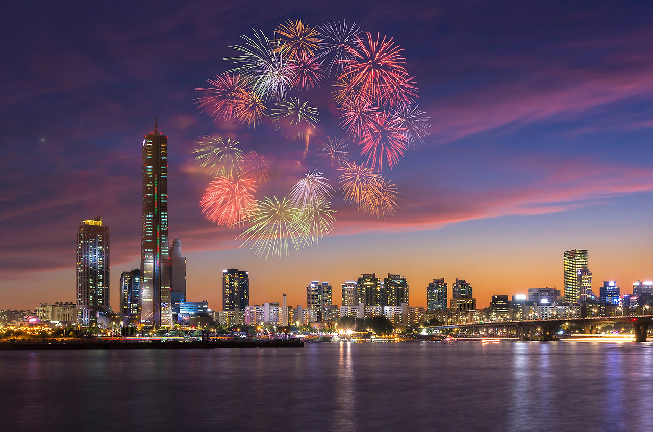 Seoul Fireworkds Festival-stock-hotels.com.jpg