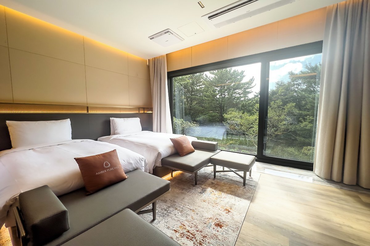 Korea_Jeju_Amber_Pure_Hill_Hotels__Resorts_2.jpg