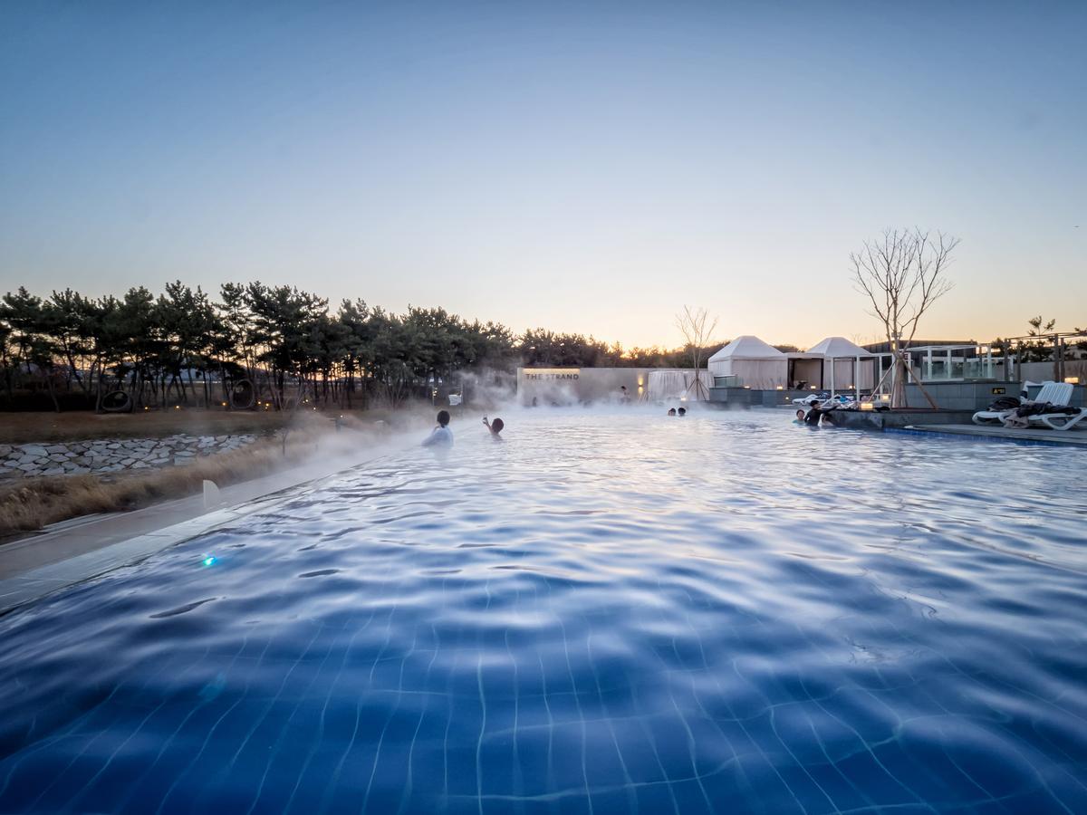 9. Inchen_Nest Hotel_Warm Pool.jpg