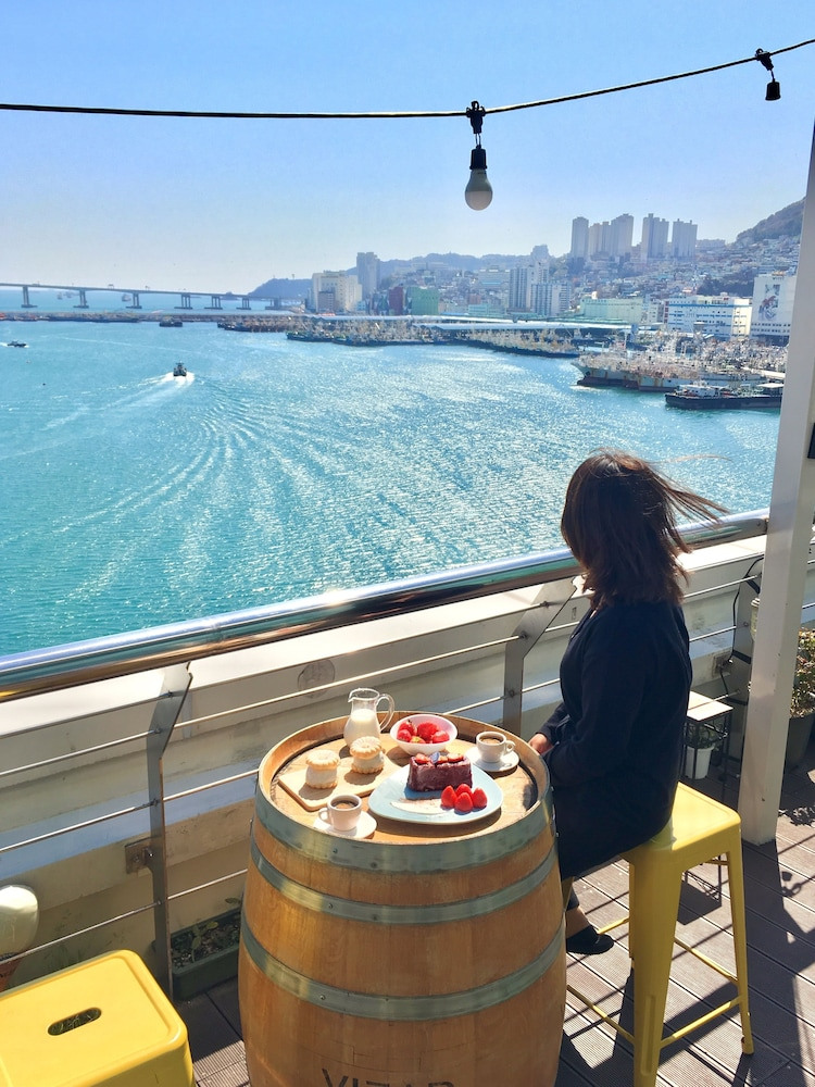 9. Korea_Busan_Terra Guesthouse_Terrace View.jpg