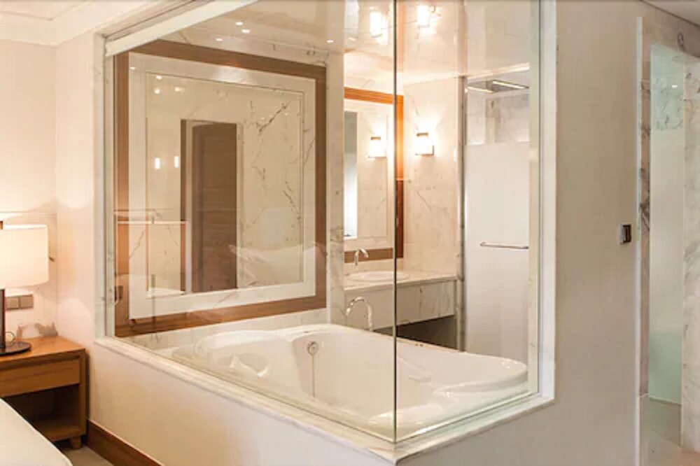 Korea_Gimhae_Pine Grove Hotel (3).jpg