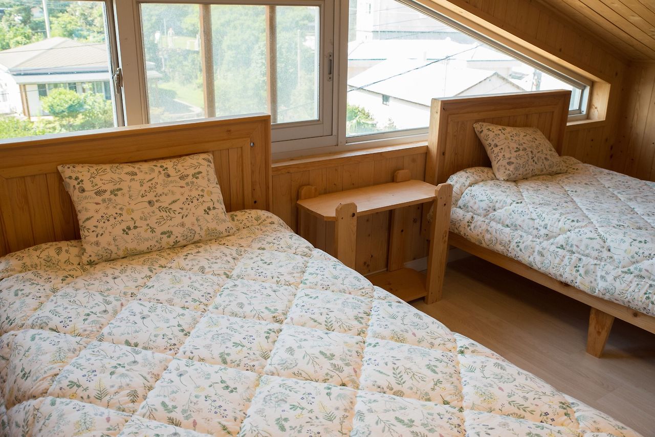 Jeju_Jeju Sunflower Pension_3.jpg