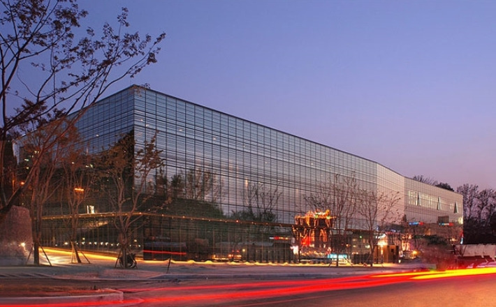 Yongin_PAIK NAM JUNE.jpg