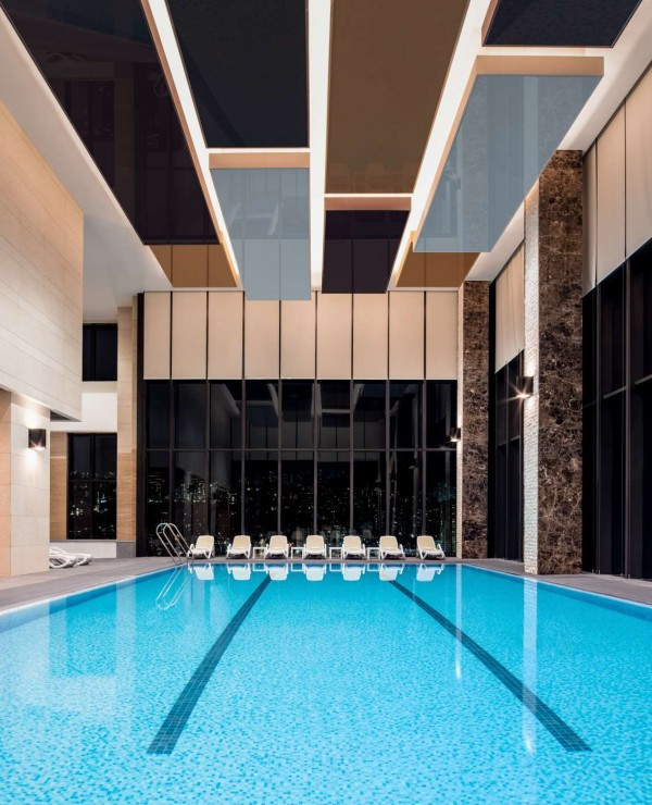Korea_Yongsan_dragoncity hotel_19_grand mercure pool.jpg