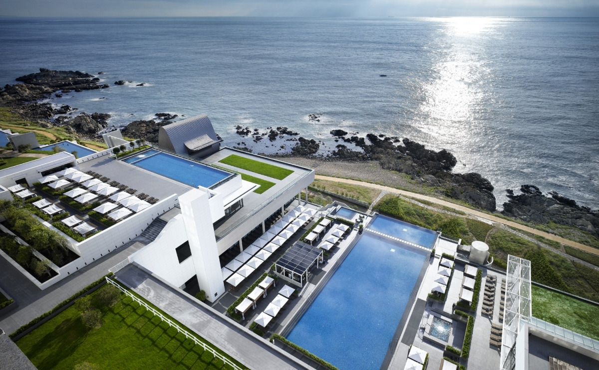 9. Busan_Hilton Hotel_Overview.jpg