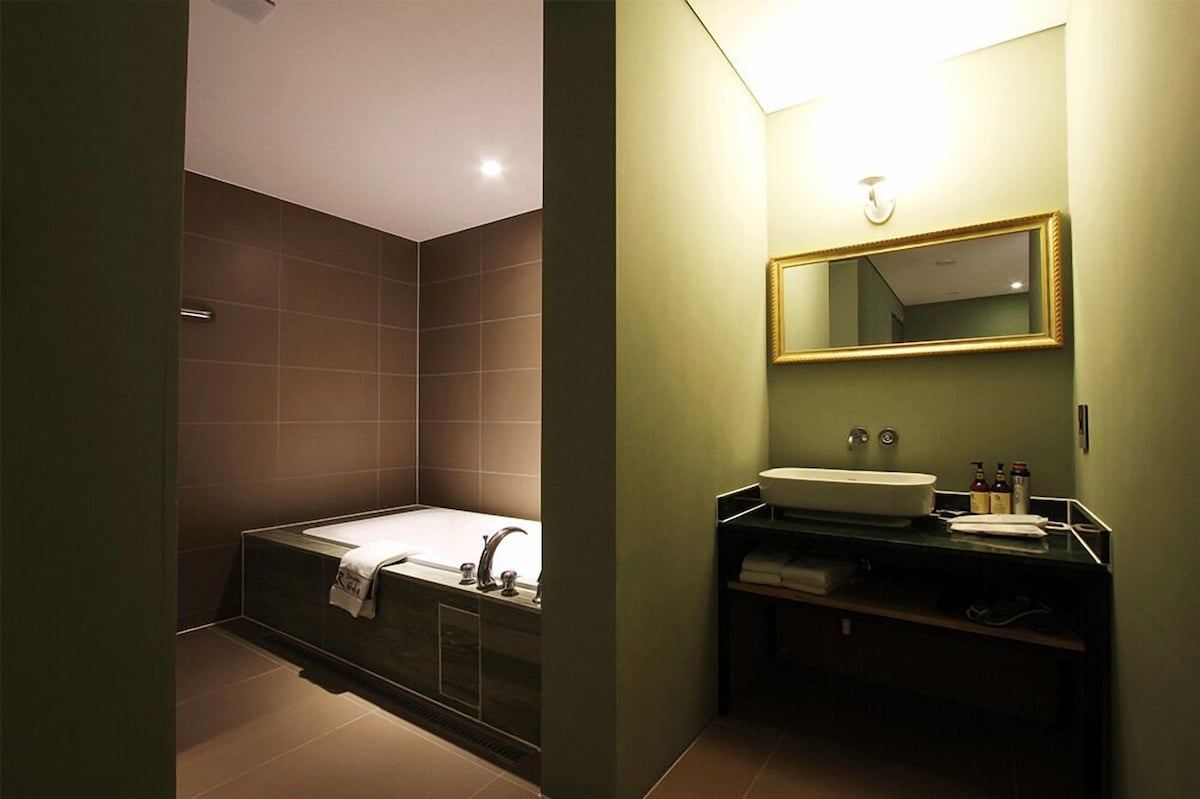 Korea_Yongin_SR Design Hotel (4).jpg