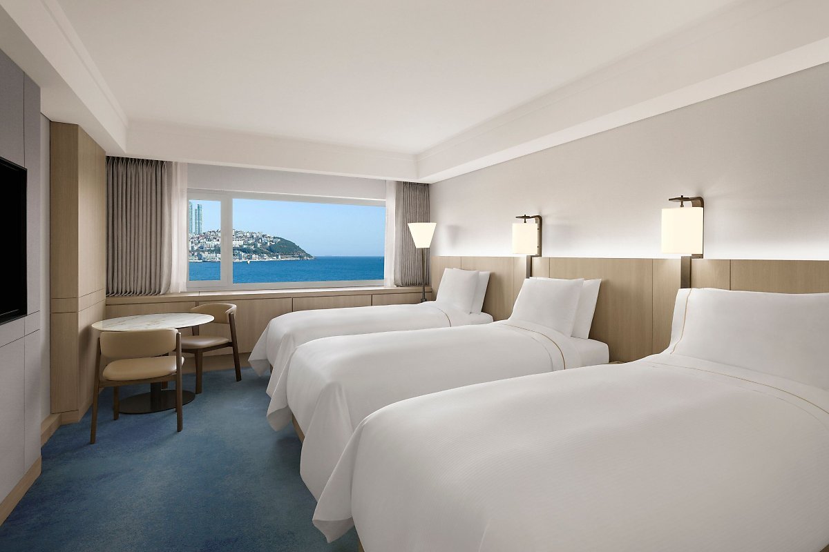 Korea_Busan_The_Westin_Josun_Busan_(8).jpg