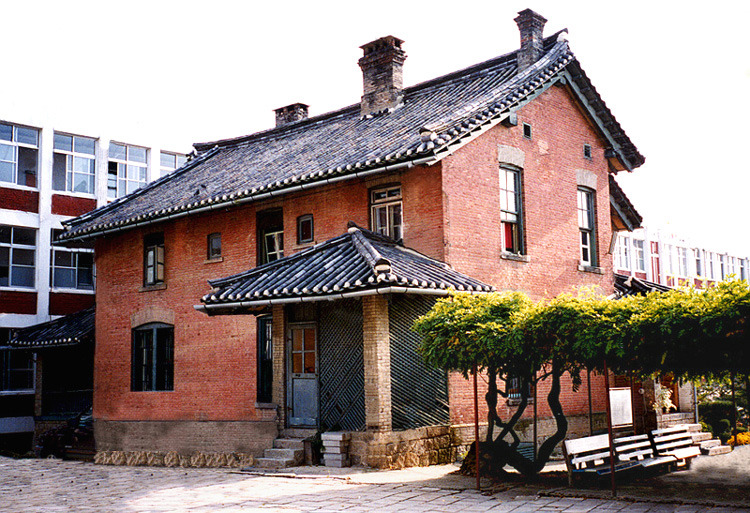 Cheongju_English Western Style Buildings in Tap-dong.jpg