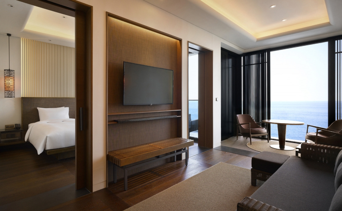 9_busan_Hilton Busan_room.jpg