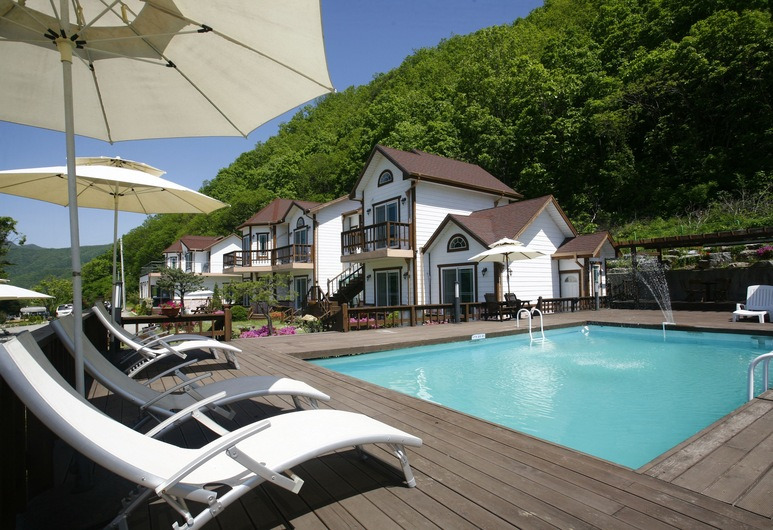 Korea_Hongcheon_Forest of Color Pension 3.jpg