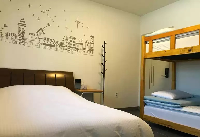 Incheon airport_happyplace guesthouse_room2.jpg