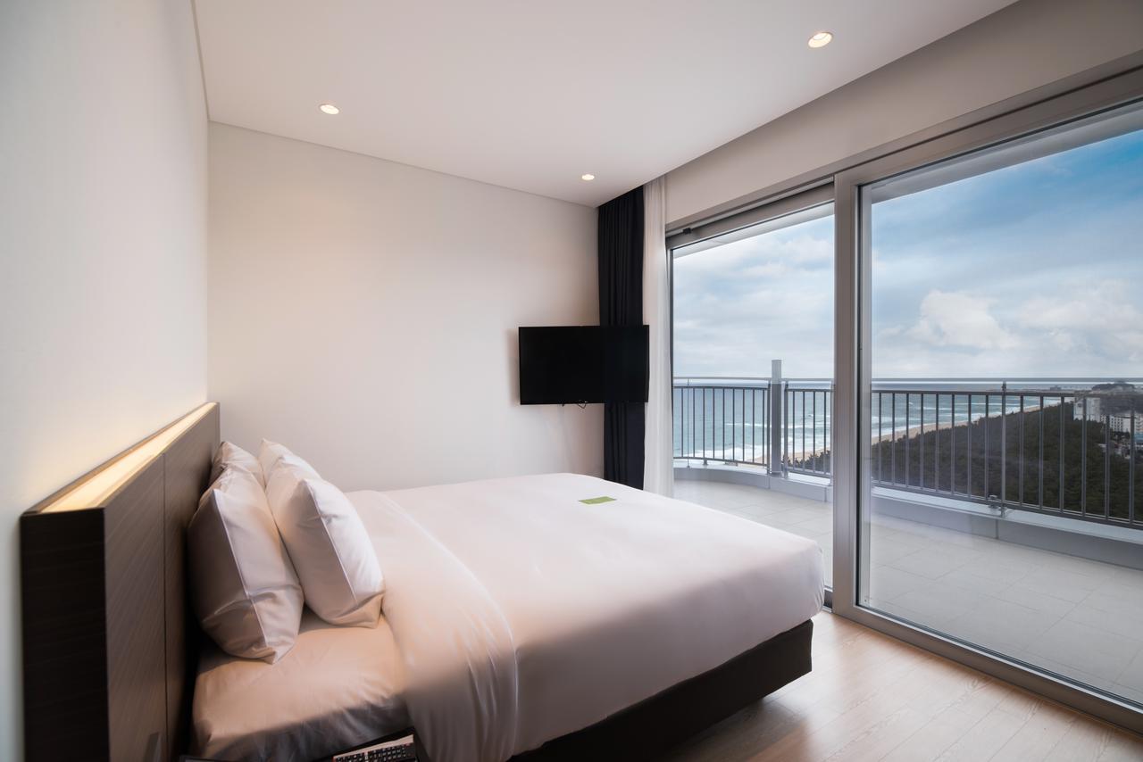 6. Gangneung_Sun Cruise Resort_Room.jpg