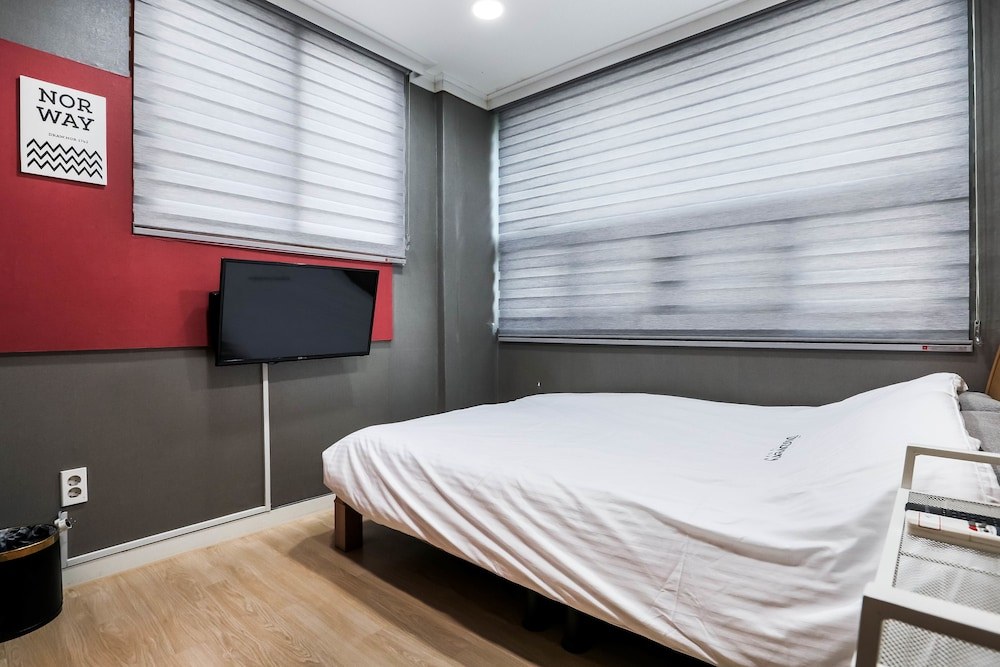 4. Korea_Busan_Discovery Busan Guesthouse_Room_01.jpg