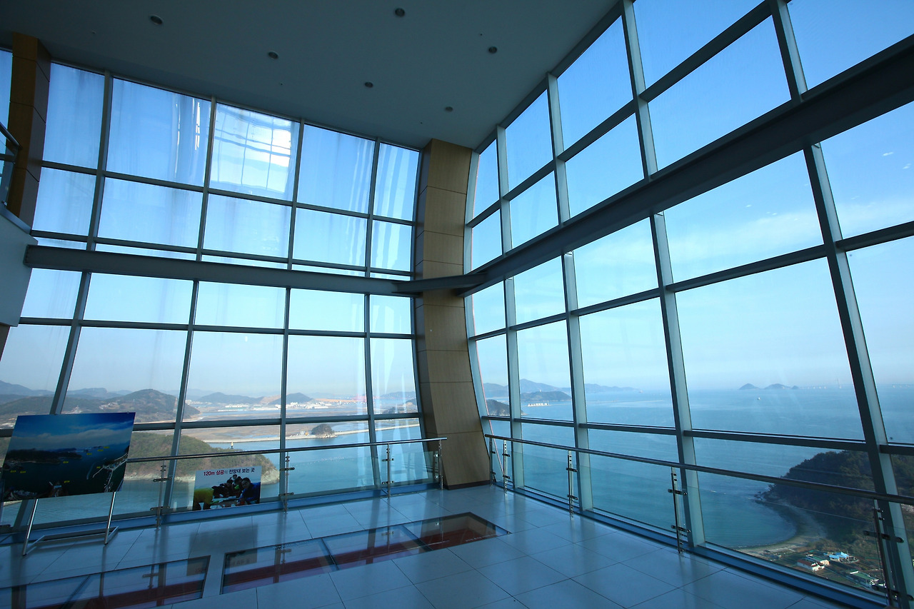 Korea_Changwon_Changwon Marin Solar Tower(3218054201404012k).jpg