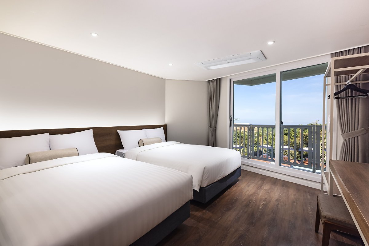 Korea_Jeju_Kensington_Resort_Jeju_Jungmun_2.jpg