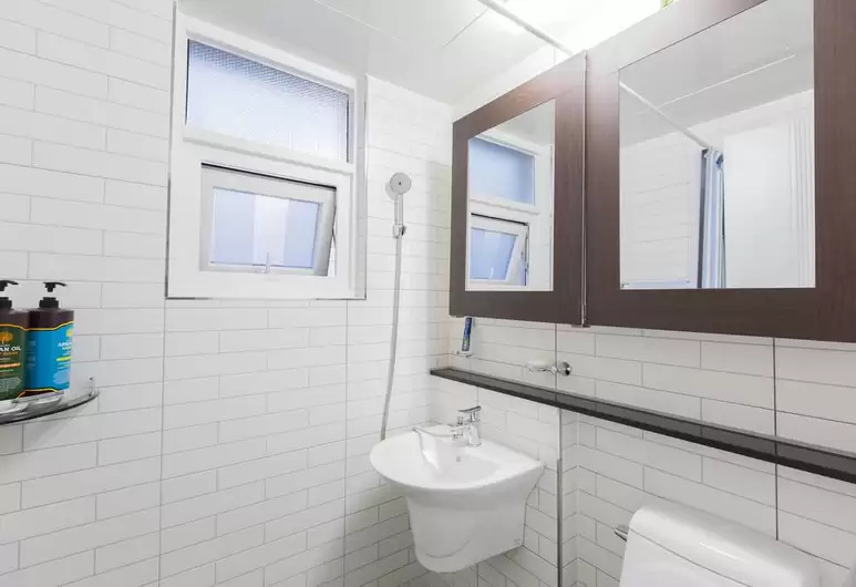 Incheon Airport_Rainboots Airport_bath1.jpg