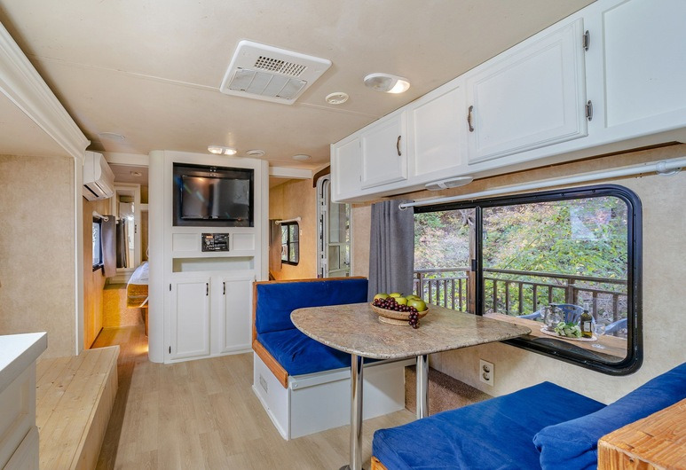 Korea_Gapyeong_Gapyeong Saeyeon Caravan - Glamping 2.jpg