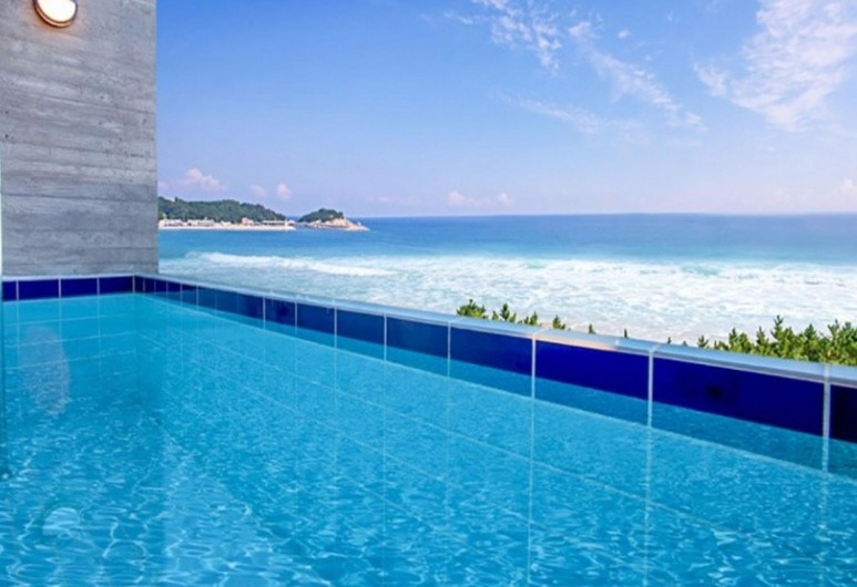 Korea_Goseong_Lahene Poolvilla (4).jpg